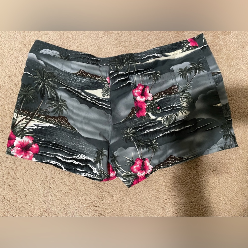 Roxy shorts size 7